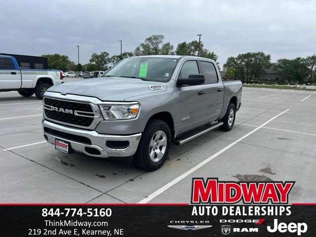 2023 RAM 1500 Big Horn/Lone Star 4x4 Crew Cab 5'7's photo