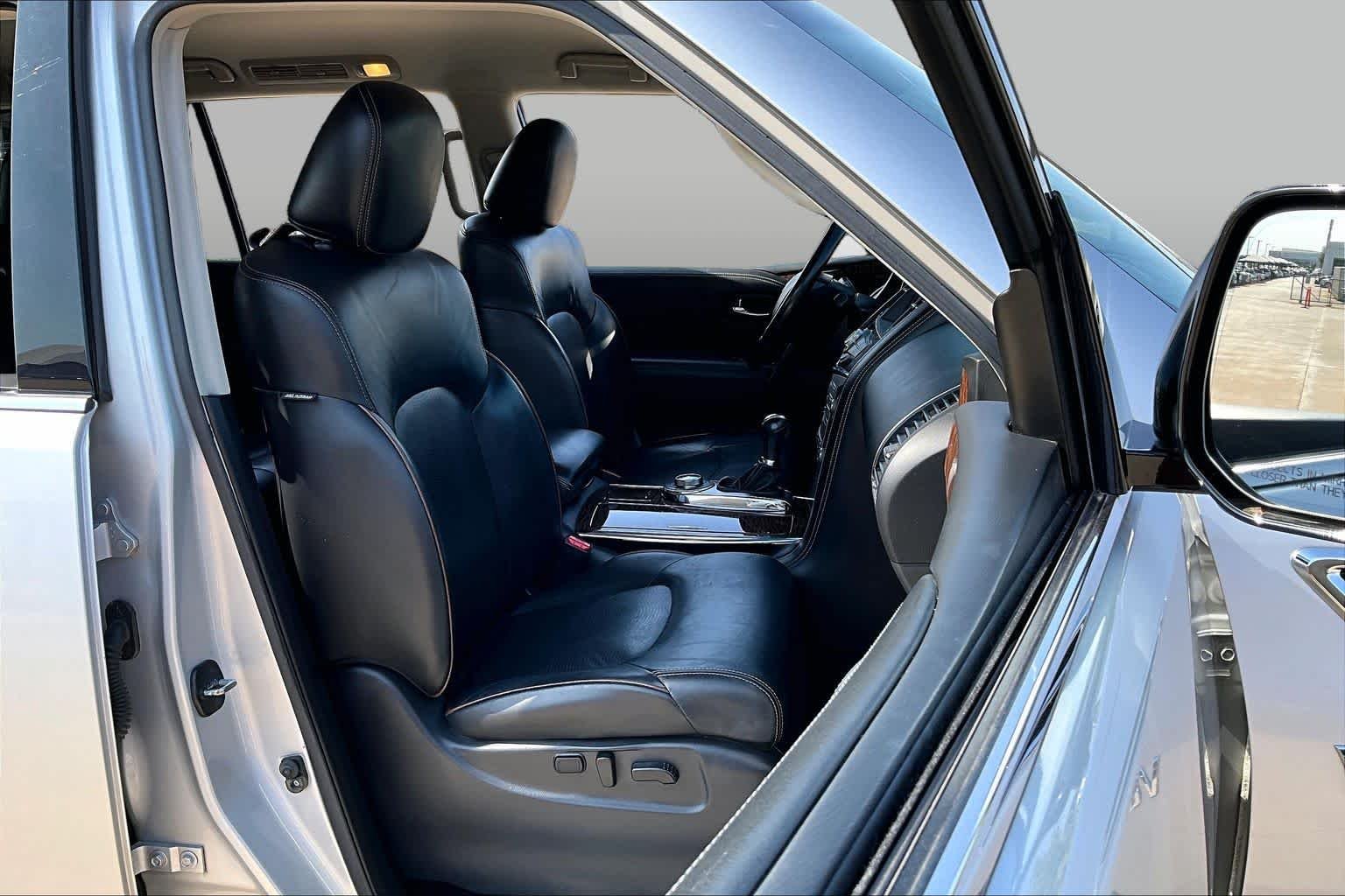 Used 2017 Brilliant Silver Nissan SL image 9