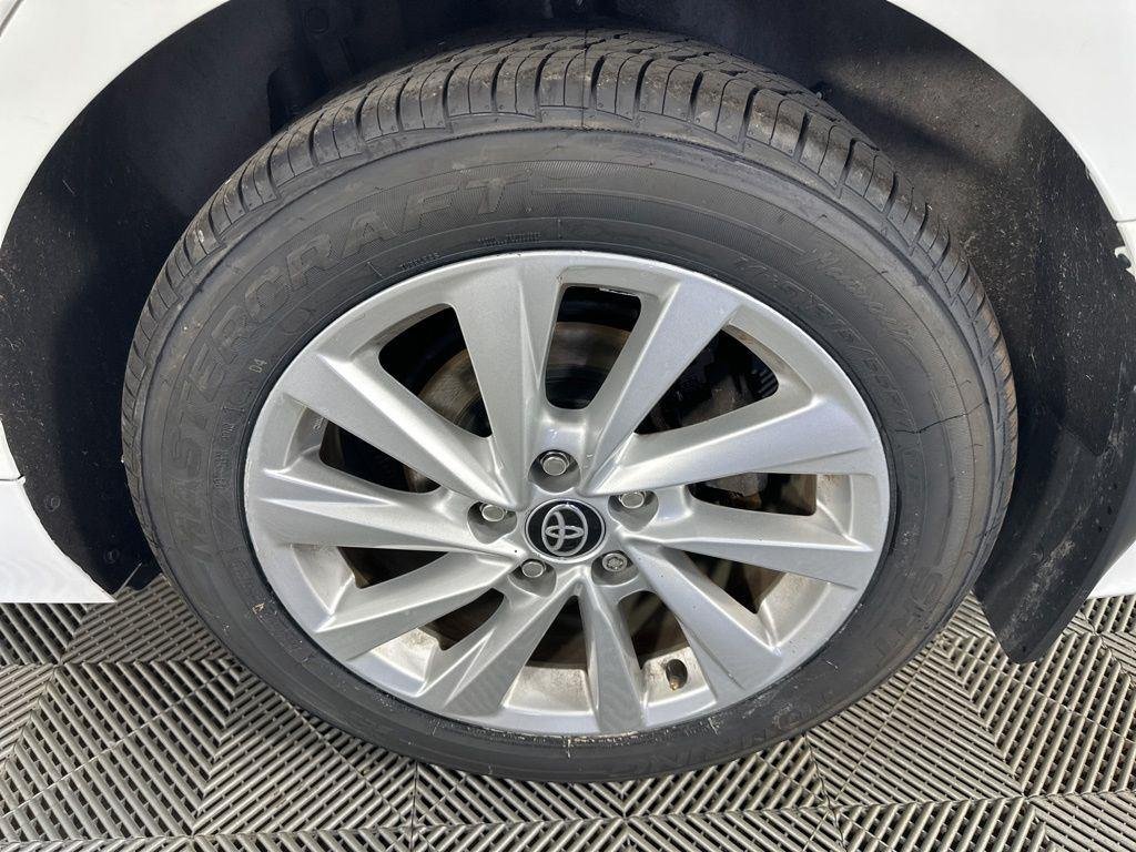 Used 2024 Ice Toyota LE image 10