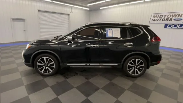 Used 2018 Magnetic Black Nissan SL image 5