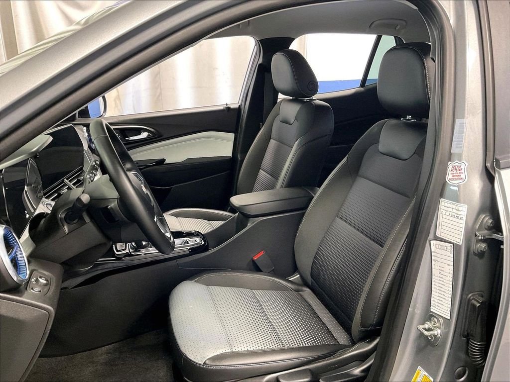 Used 2025 Gray Chevrolet LT image 10