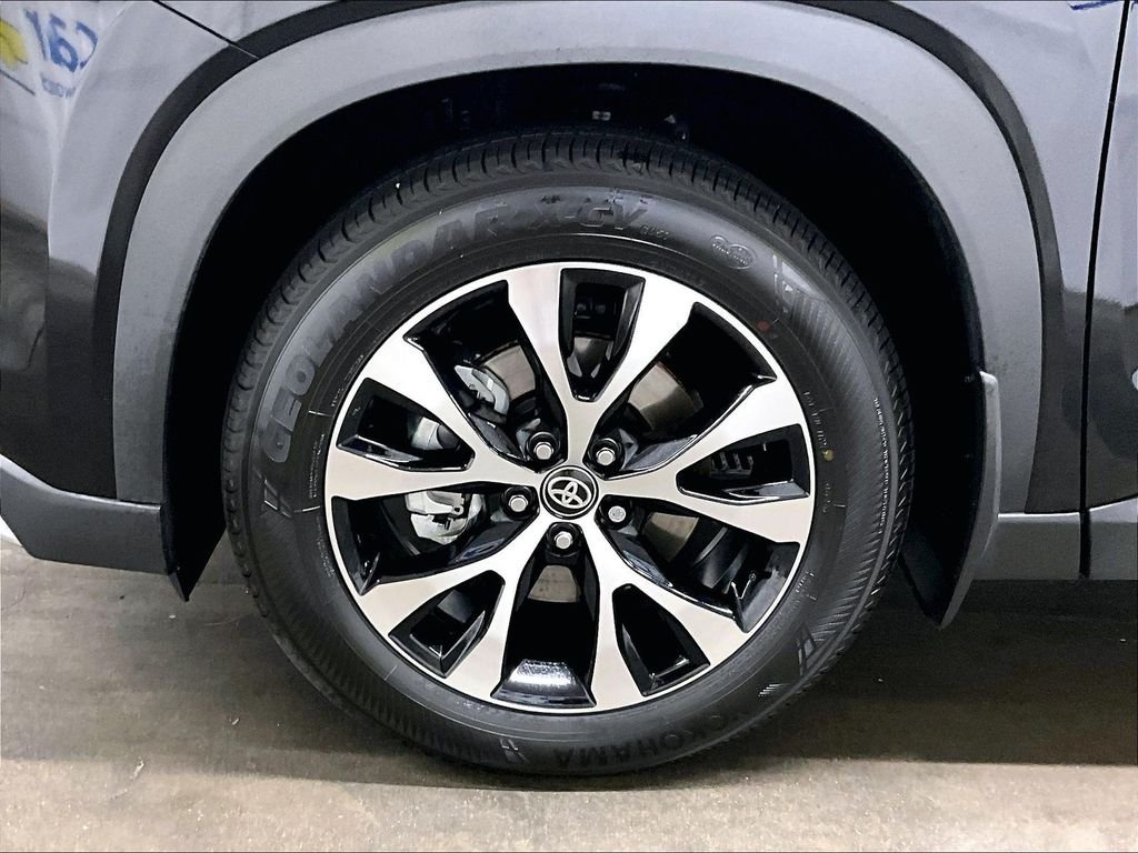 Used 2026 Black Toyota MAX Limited image 7
