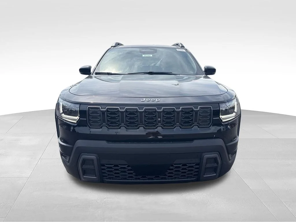 New 2026 Diamond Black Crystal Pearl-Coat Exterior Paint Jeep Overland image 8