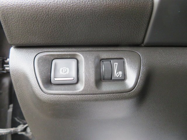 Used 2019 Ebony Twilight Metallic GMC SLE image 34