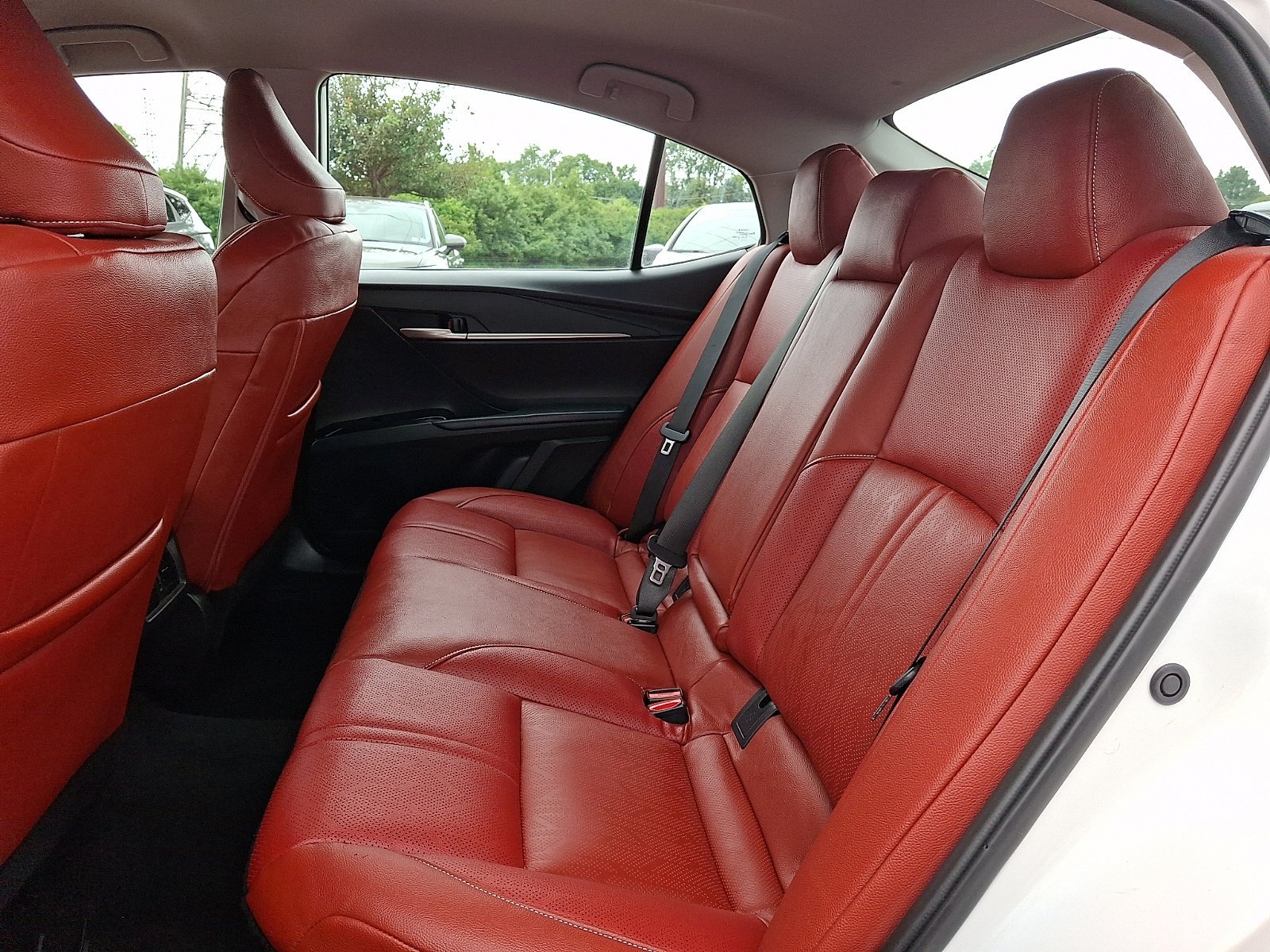 Used 2025 Ice Cap Toyota LE image 9