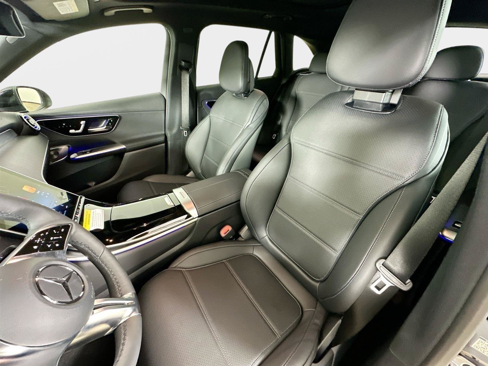 Used 2026  Mercedes-Benz GLC 300 image 26