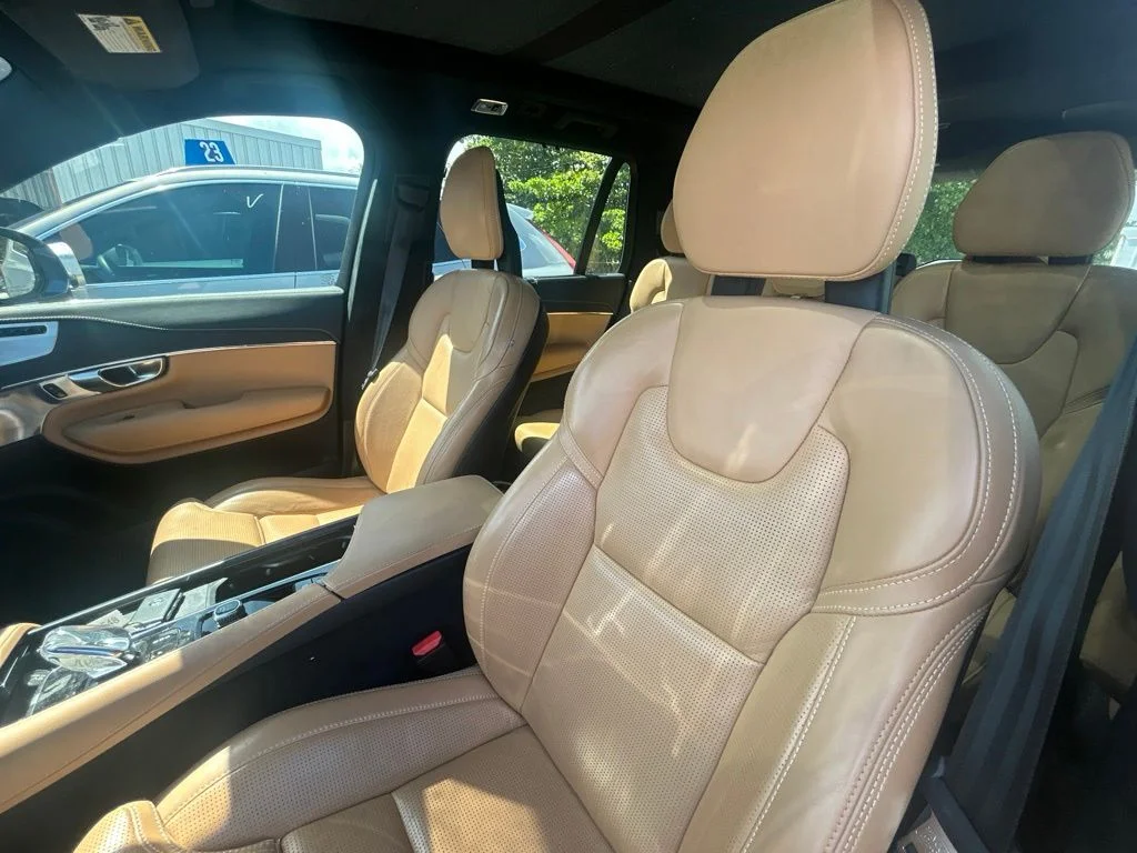 Used 2022 Blue Volvo T8 Inscription 7 Passenger image 6