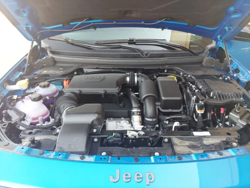 New 2026 Hydro Blue Pearl-Coat Exterior Paint Jeep Laredo image 43