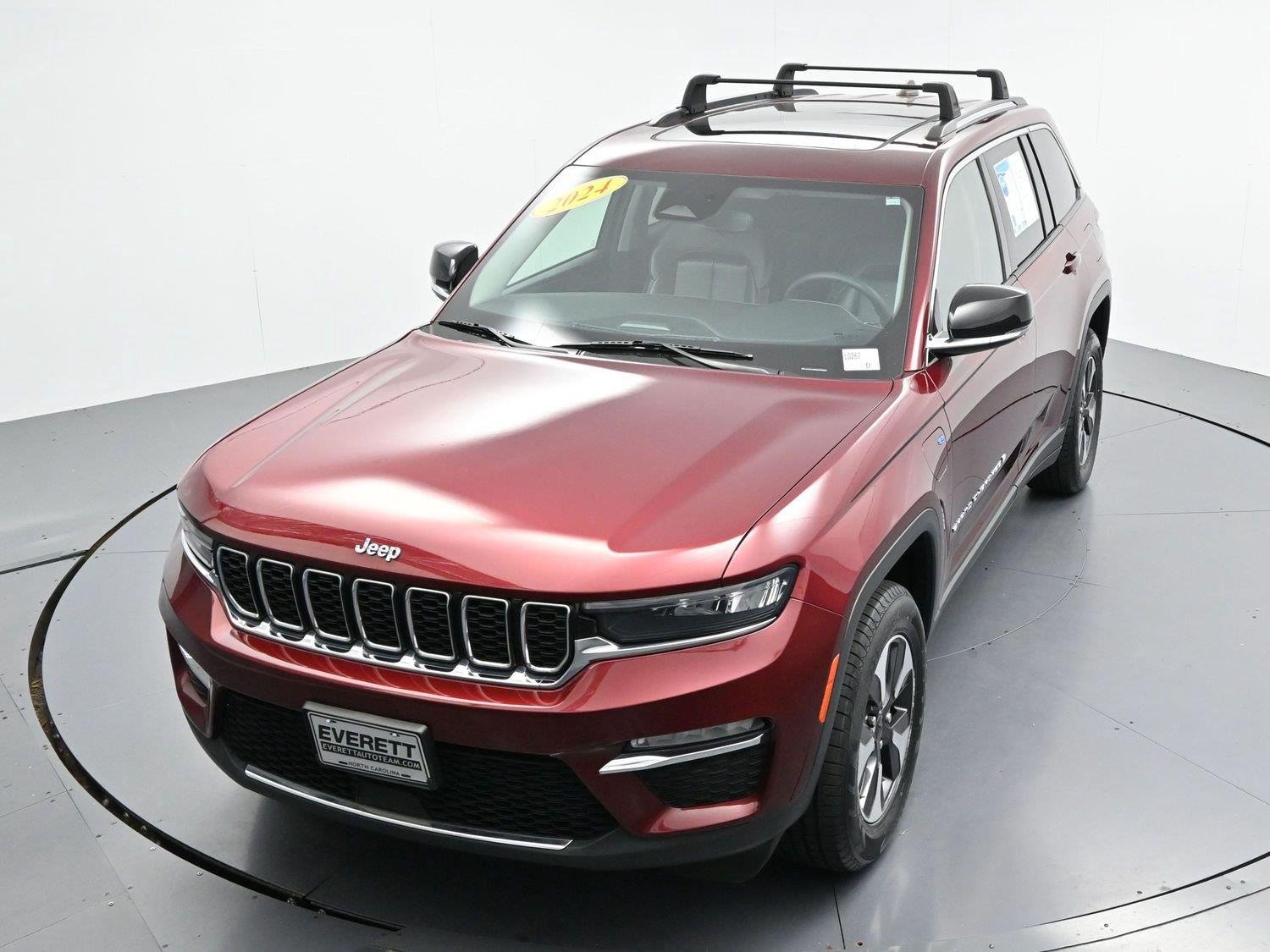 Used 2024 Red Jeep 4x4 image 42