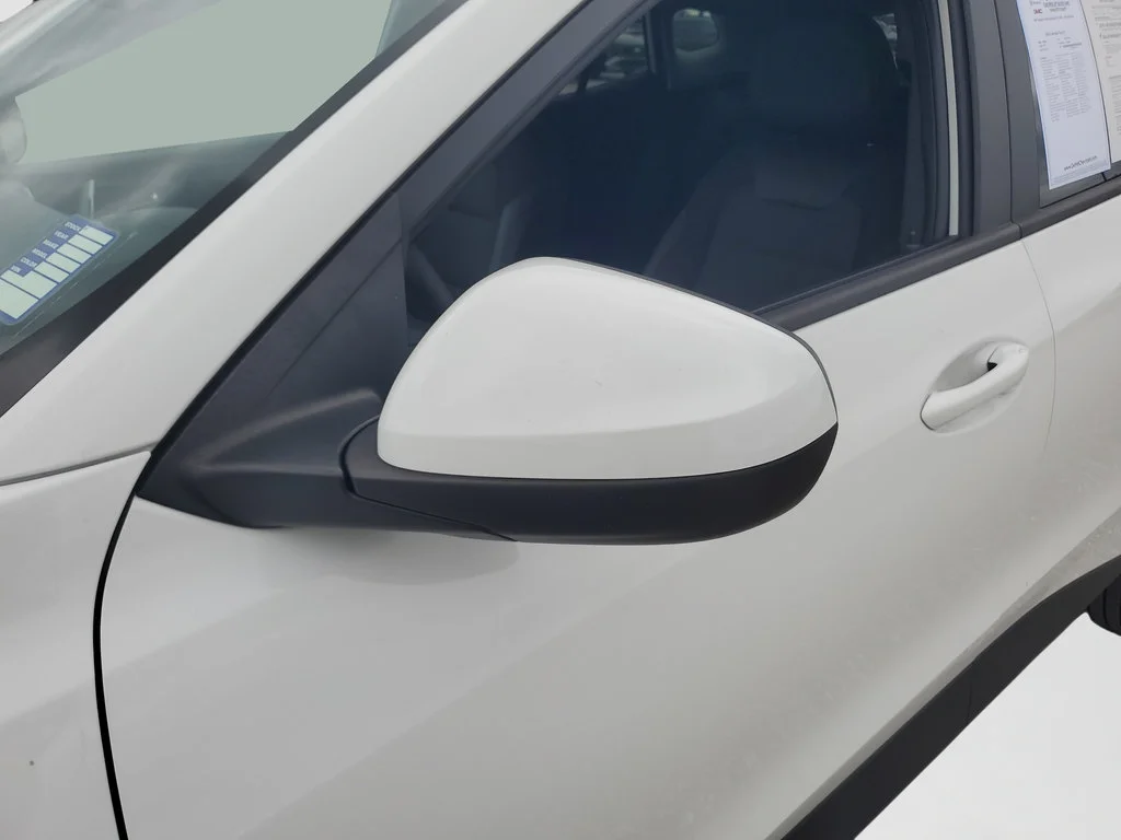 Used 2024 Summit White Chevrolet LT image 26