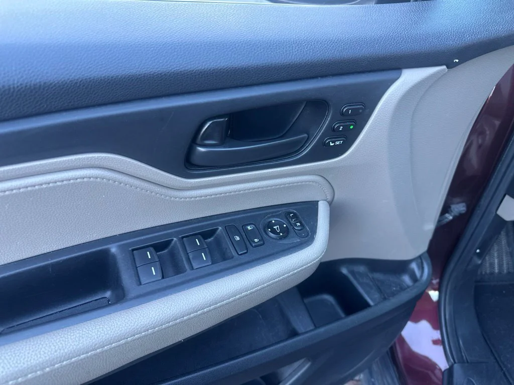 Used 2019 Deep Scarlet Pearl Honda EX-L image 18