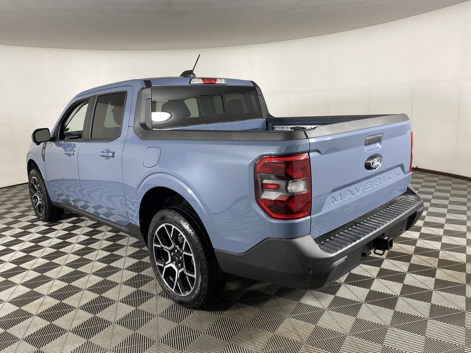 Used 2025 Azure Gray Metallic Tri-Coat Ford LARIAT image 5