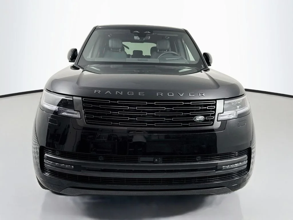 New 2026 Santorini Black Metallic Land Rover SE image 6