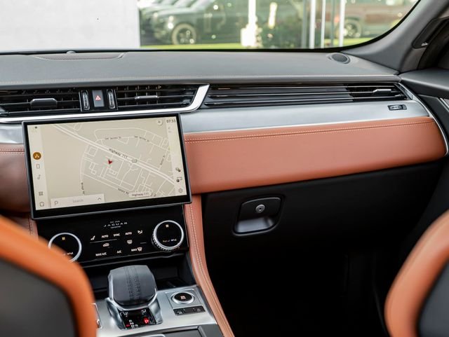 New 2026 Eiger Grey Jaguar P250 R-Dynamic S image 22