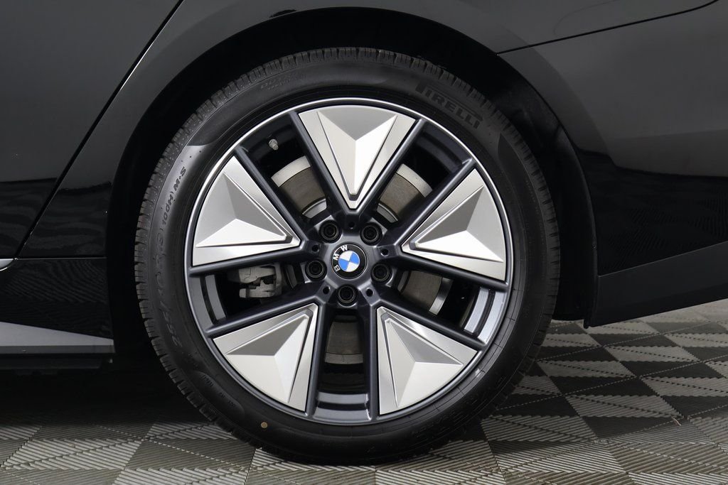 New 2026 Jet Black BMW xDrive40 image 10