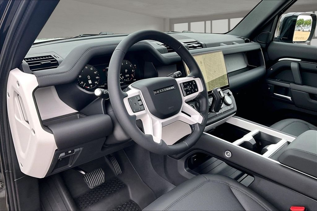 New 2026 Santorini Black LAND ROVER S image 6