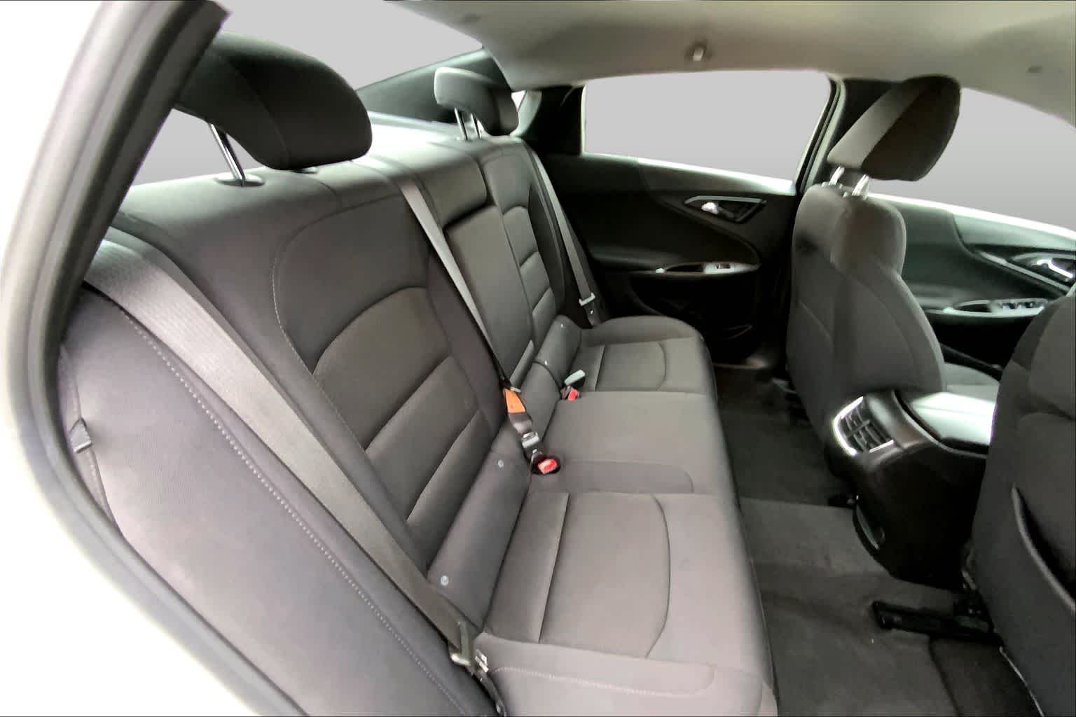 Used 2024 Summit White Chevrolet LT image 19