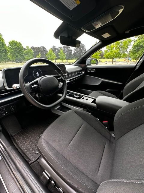 2025 Hyundai IONIQ 6 SE - Photo 12
