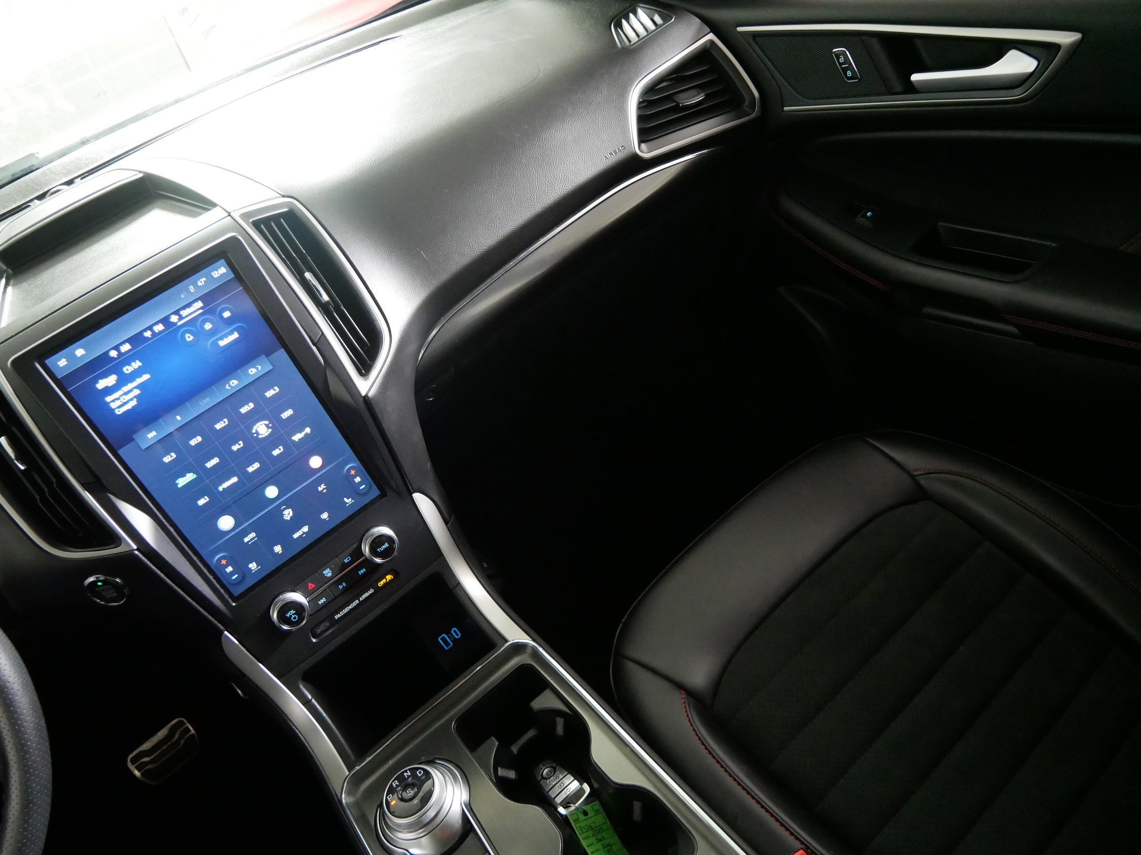 2024 Ford Edge ST-Line - Photo 11