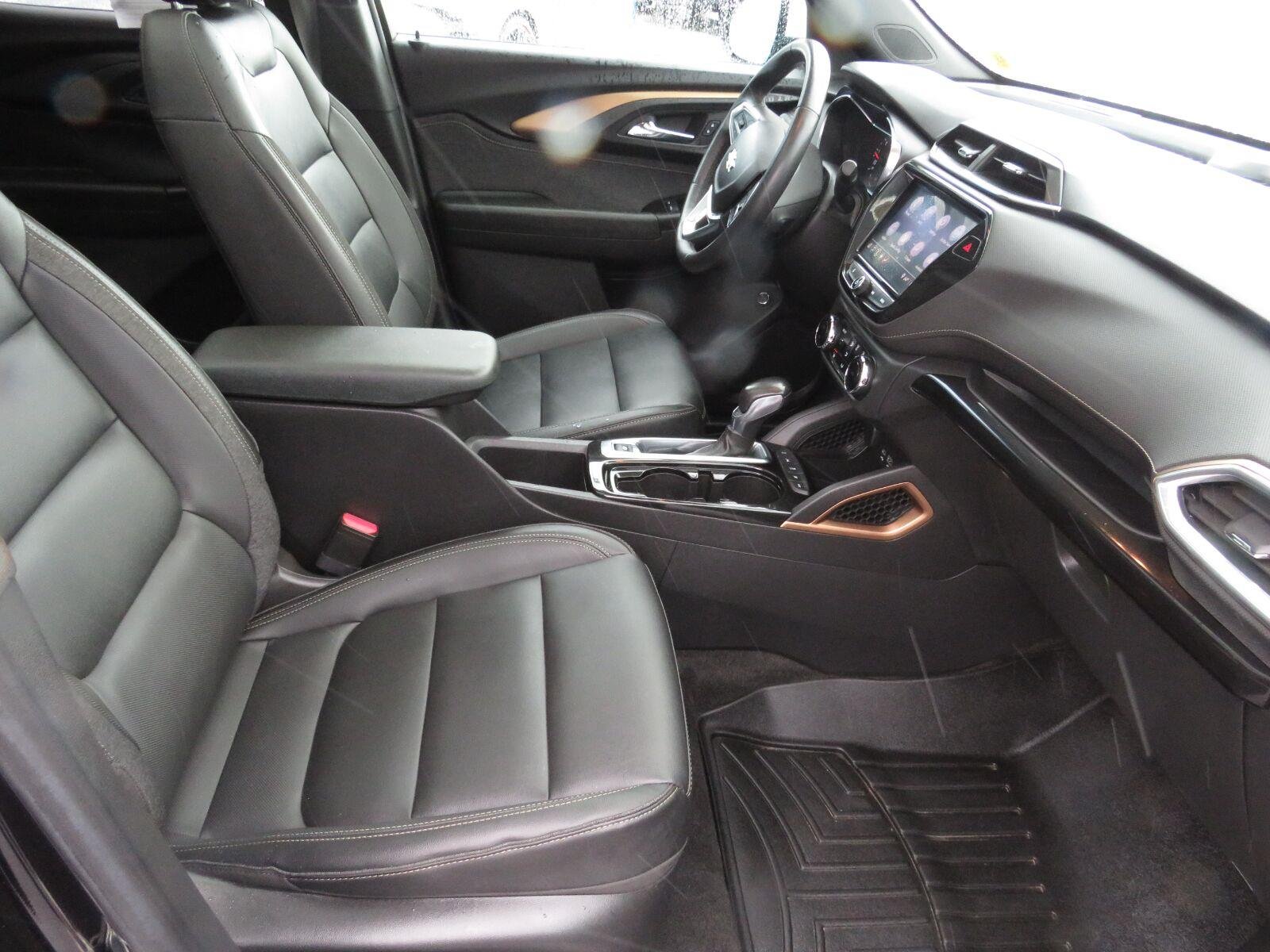 Used 2022 Mosaic Black Metallic Chevrolet ACTIV image 16