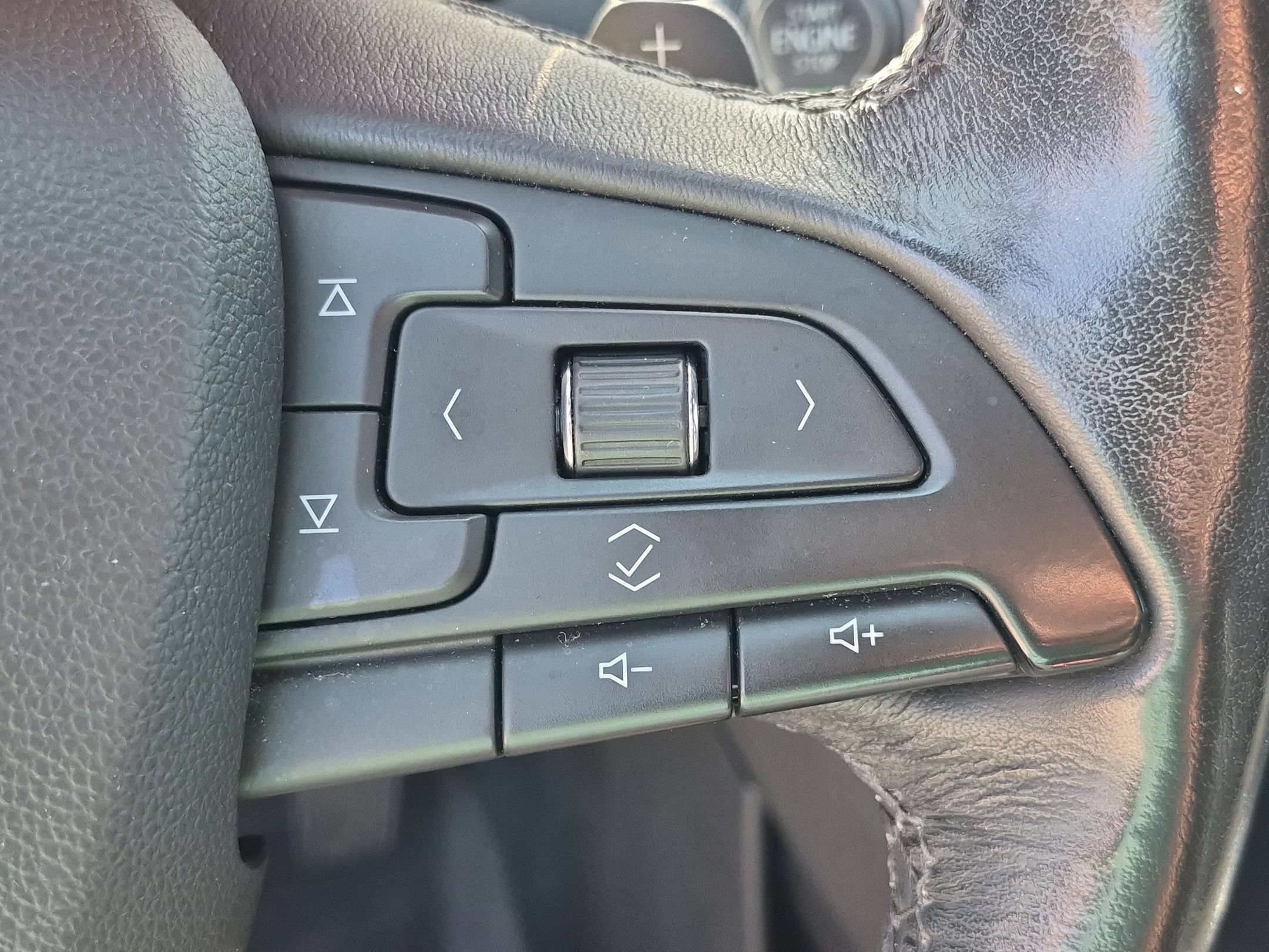 Used 2019 Crystal White Tricoat Cadillac AWD Premium Luxury image 17
