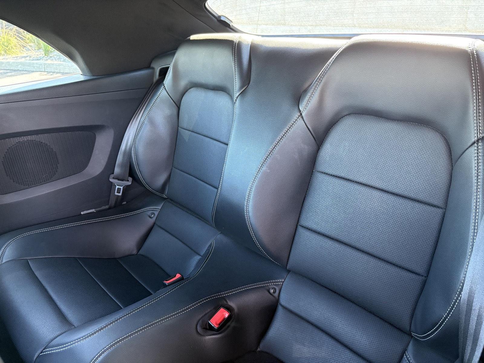 Used 2020 Magnetic Ford GT Premium image 9