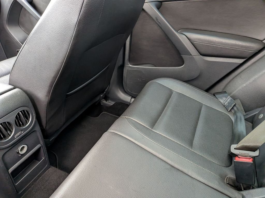 Used 2015 Silver Volkswagen SEL image 34