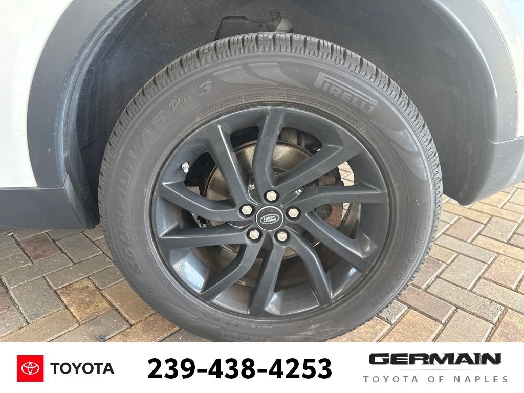 Used 2018 White Land Rover HSE image 11
