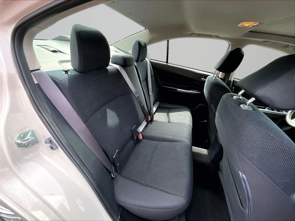 Used 2015 White Subaru 2.0i Premium image 27