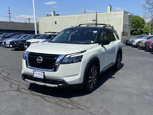 Certified Used 2024 Pearl White Tricoat/Super Black Nissan Platinum image 7