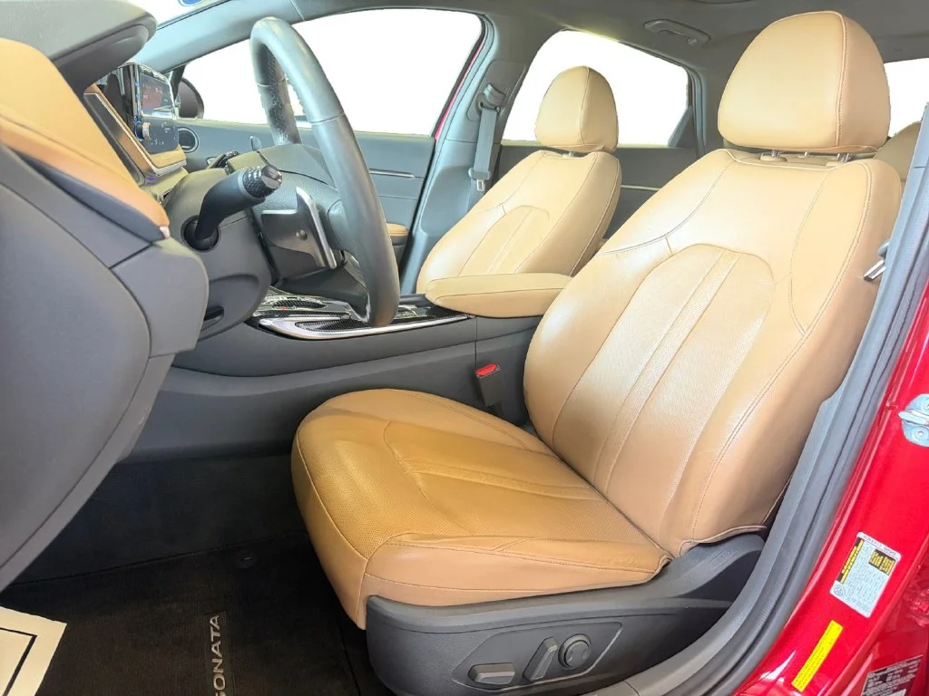 Used 2021 Red Hyundai Limited image 26