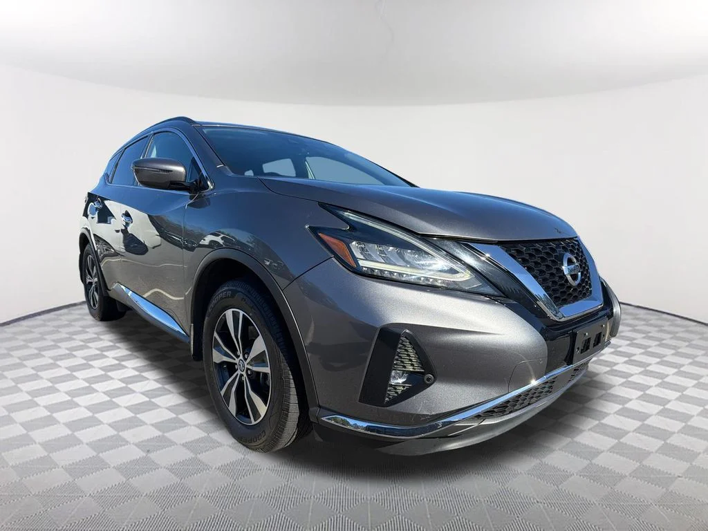 Used 2022 Gray Nissan SV image 3