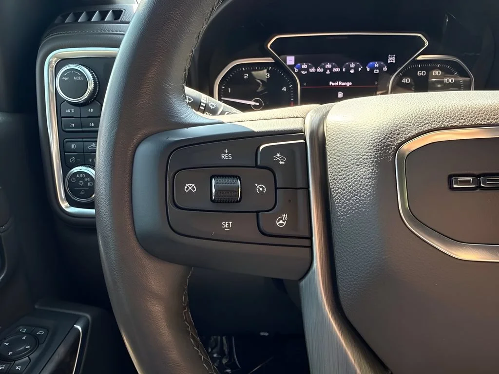 Used 2020 WHITE FROST TRICOAT GMC Denali image 16