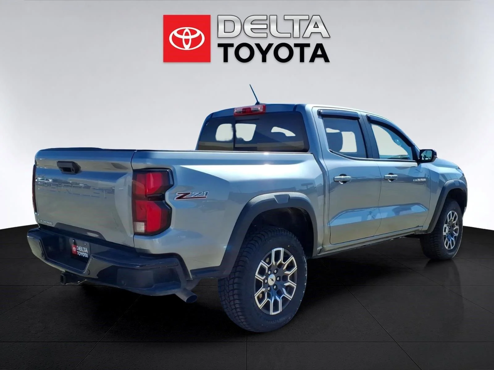Used 2024 Sterling Gray Metallic Chevrolet 4WD Z71 image 5