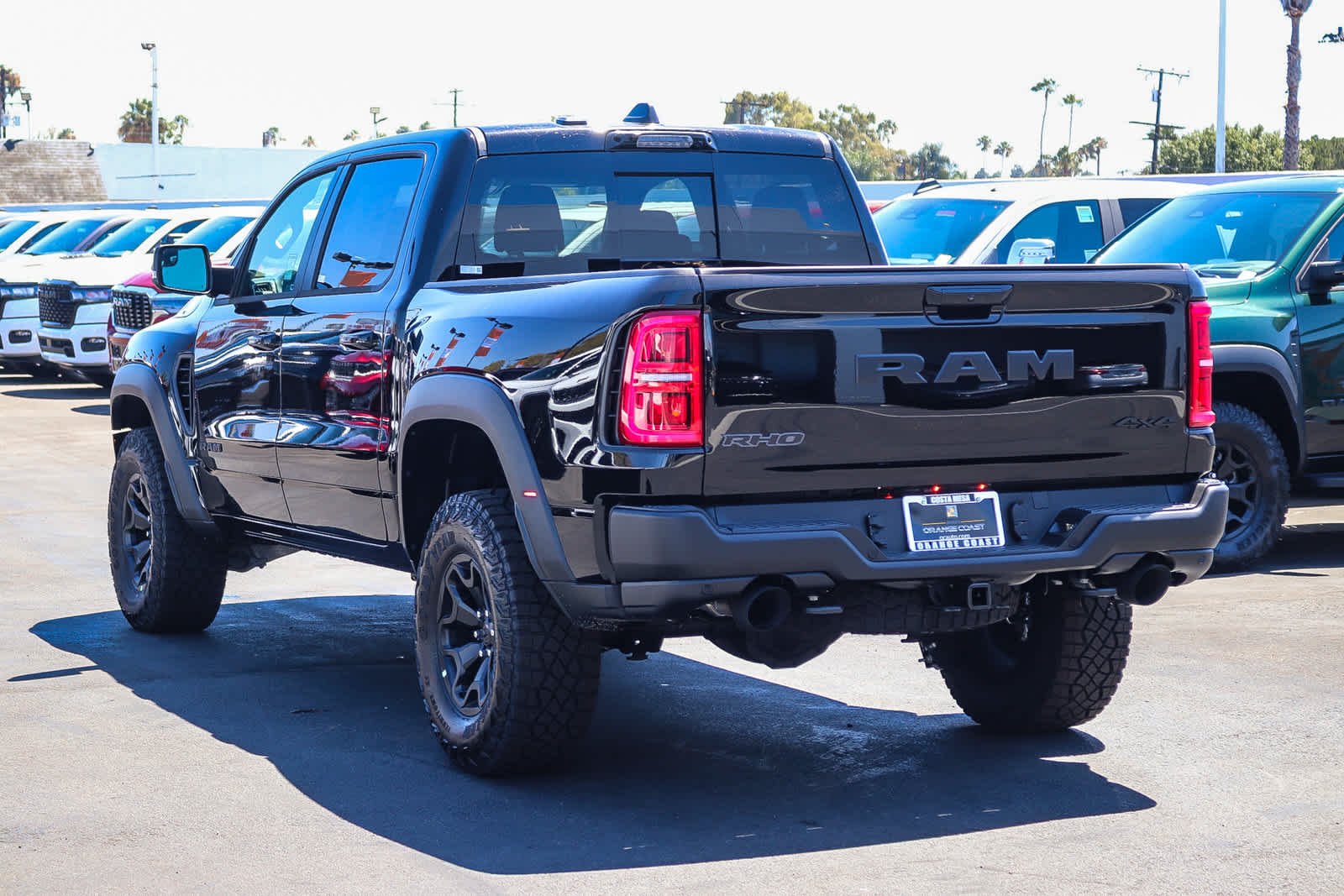 New 2026 Diamond Black Crystal Pearl-Coat Exterior Paint RAM RHO image 5