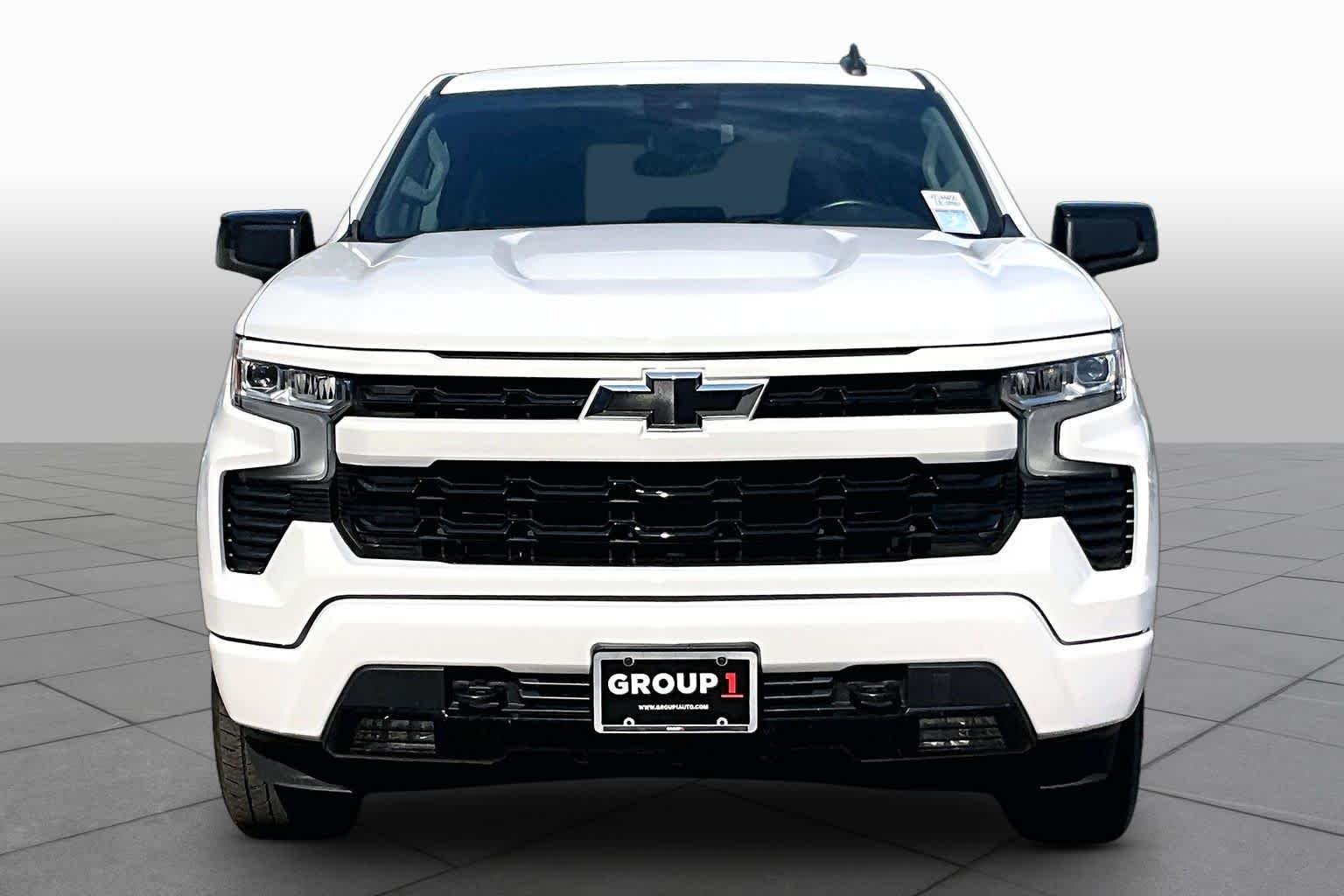 Used 2024 Summit White Chevrolet RST image 4