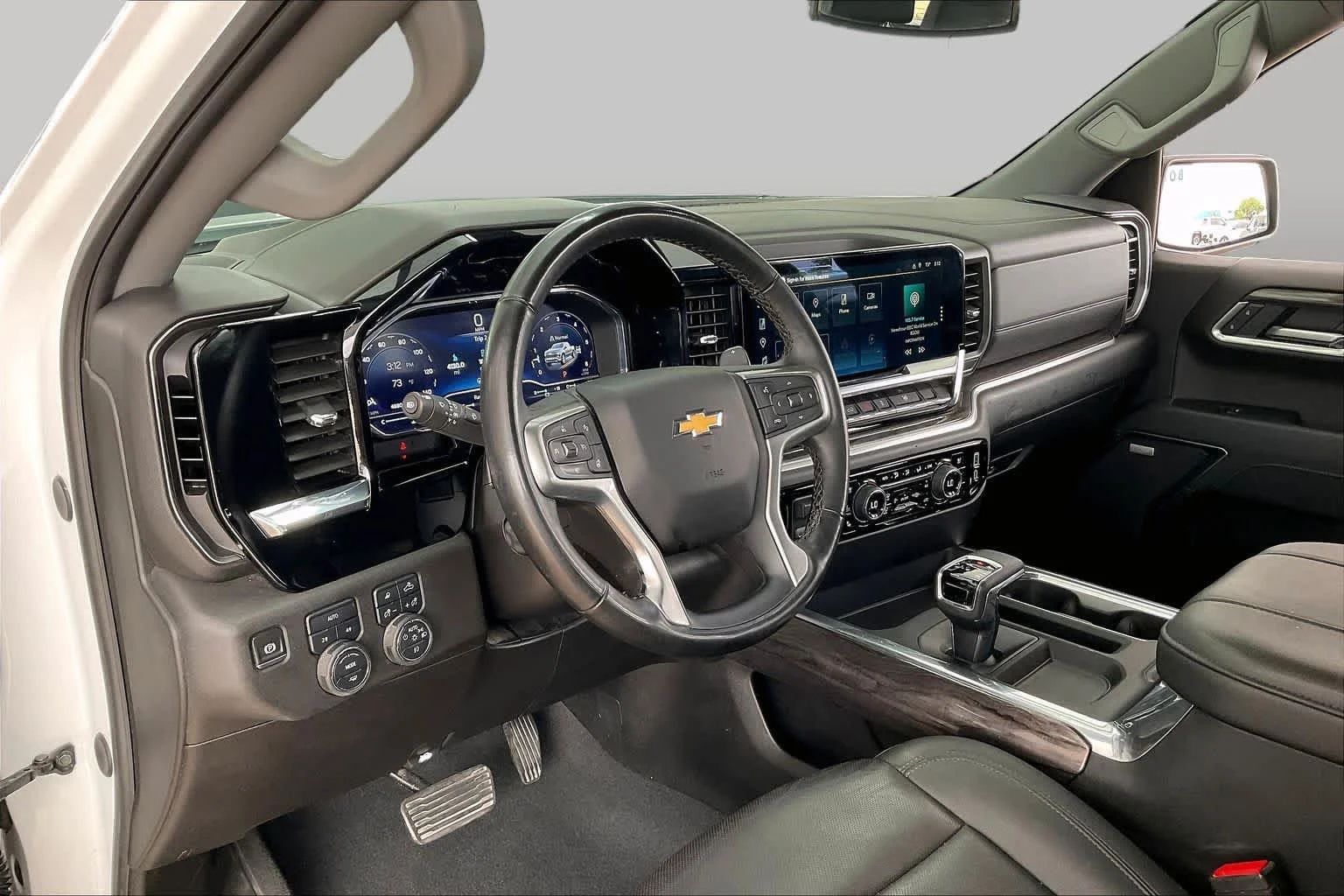Used 2025 Summit White Chevrolet LTZ image 14