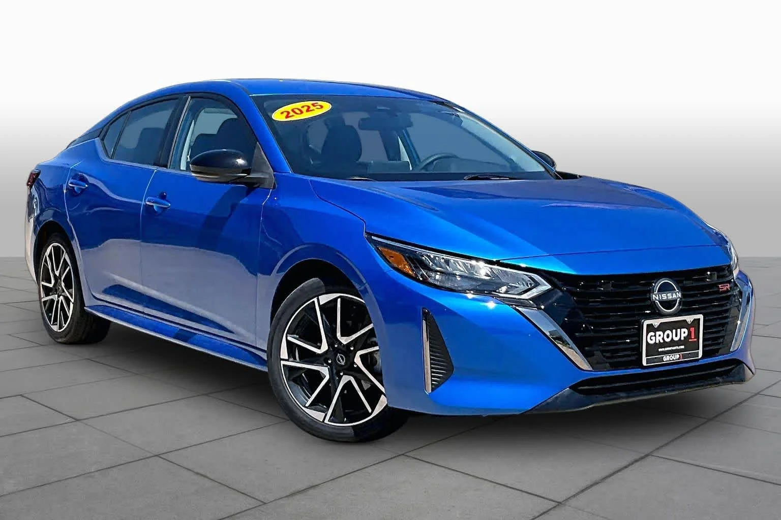 Used 2025 Electric Blue Metallic Nissan SR image 3