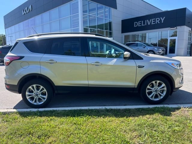 Used 2018 Gold Ford SEL image 4