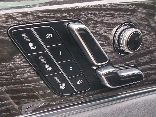 2026 Cadillac Escalade IQ Luxury - Photo 19