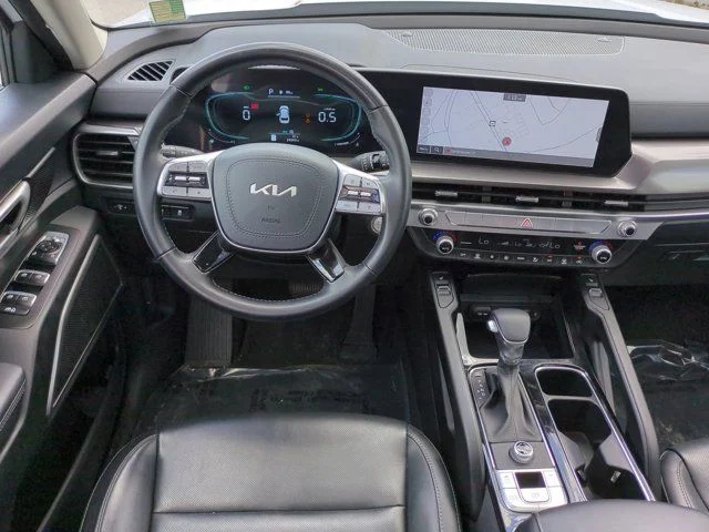 Certified Used 2025 White Kia S image 15