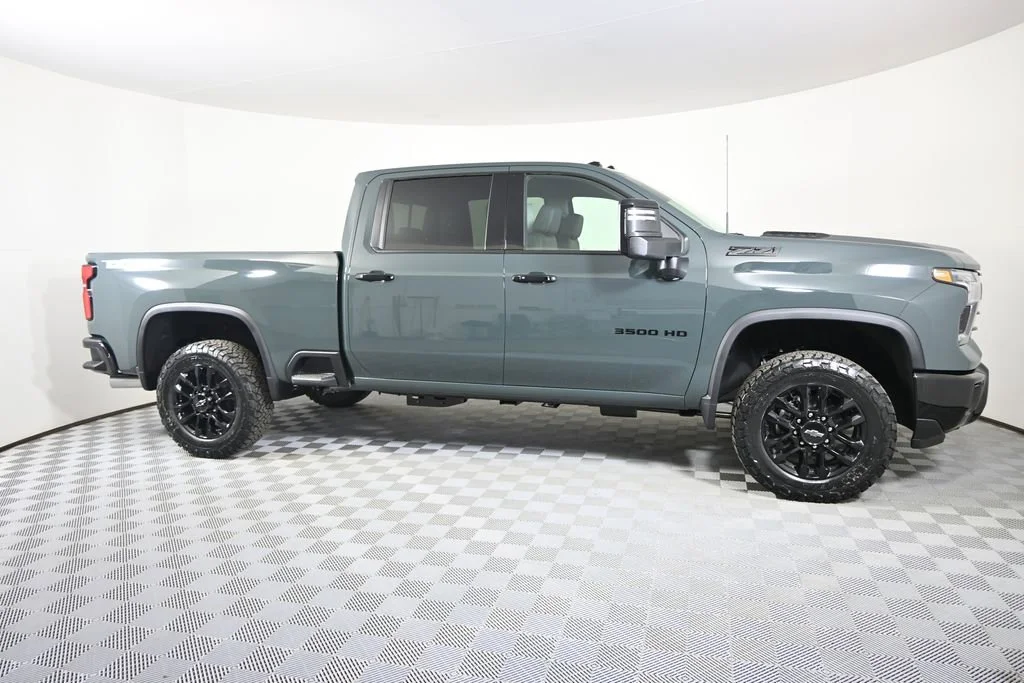 2026 Chevrolet Silverado 3500 HD LTZ - Photo 9