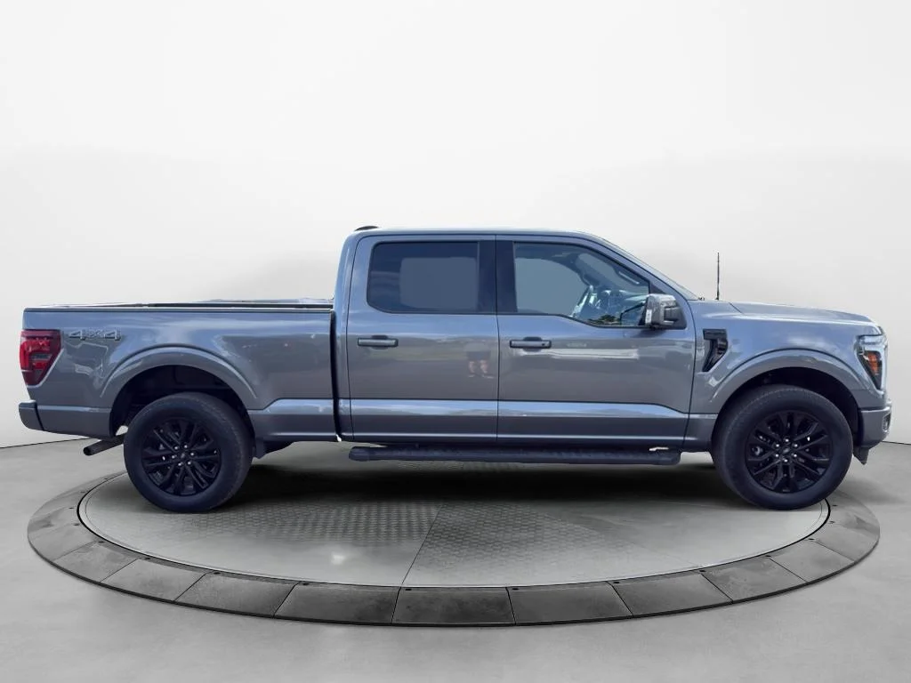Used 2025 Gray Metallic Ford LARIAT image 5