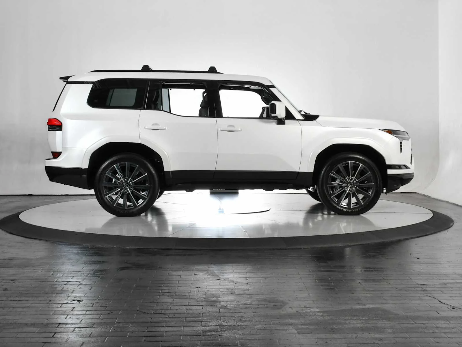 Certified Used 2026 EMINENT WHITE PEARL Lexus Luxury+ image 8