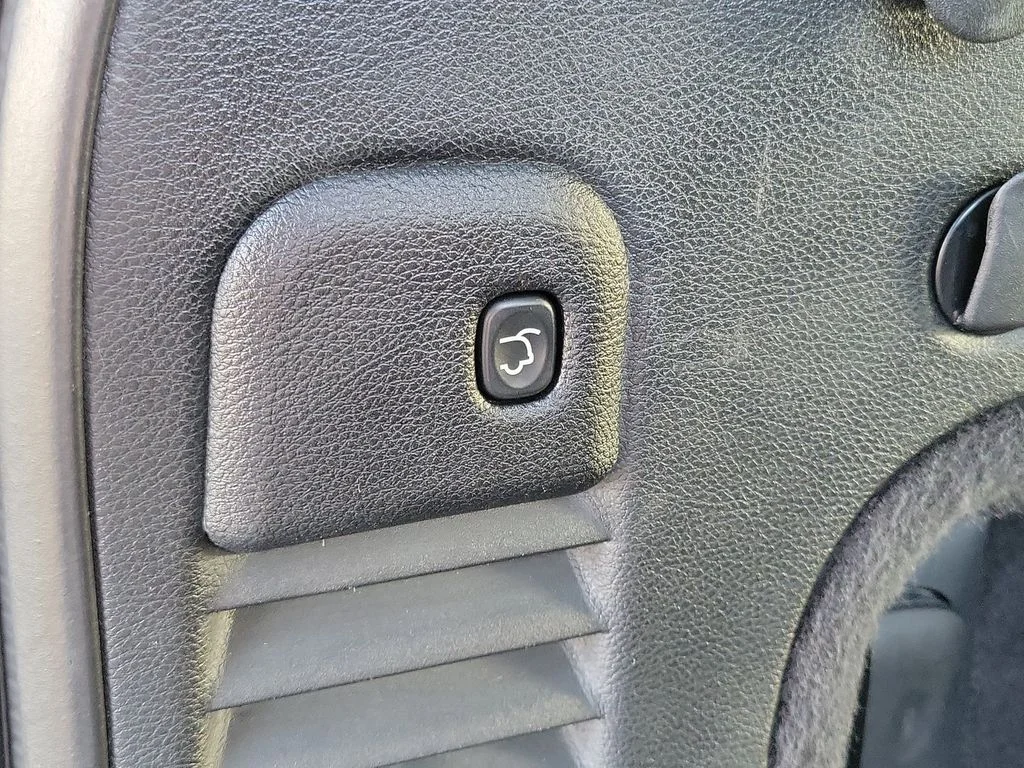Used 2015 Gray Jeep Overland image 14