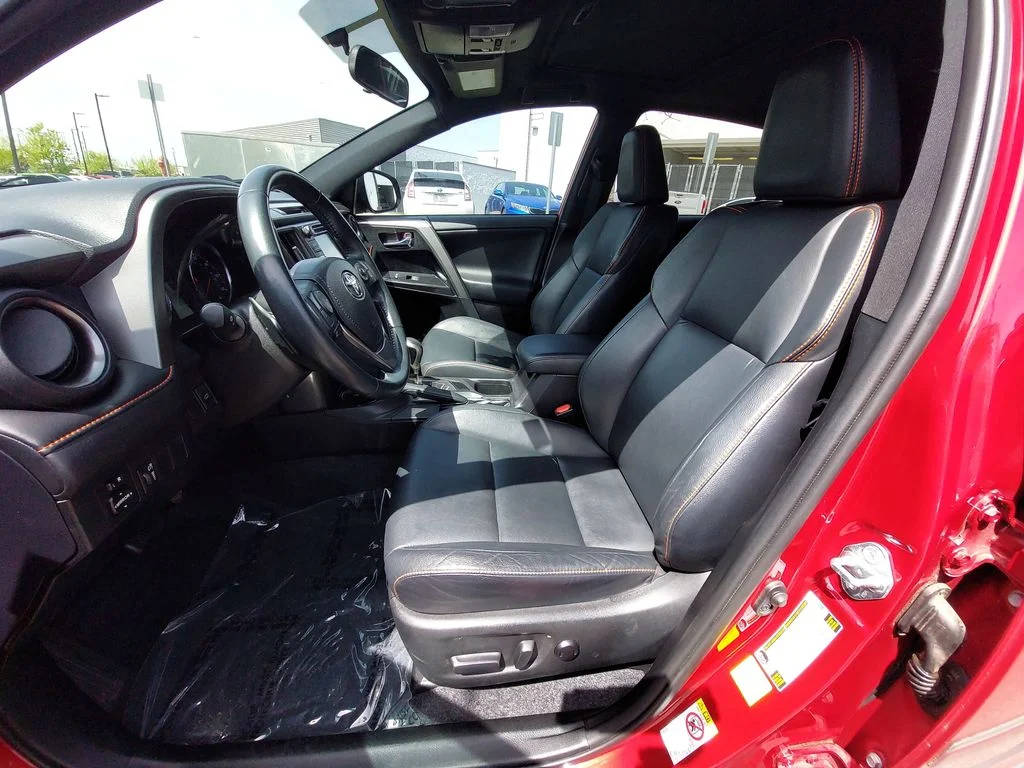 Used 2016 Red Toyota SE image 15