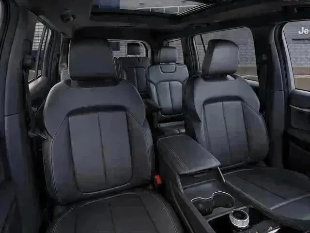 New 2027 High-Gloss Black Paint Jeep Limited image 9