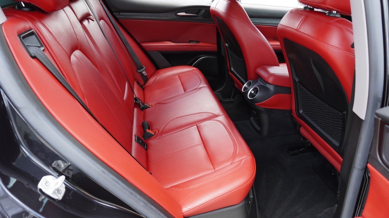 Used 2018 Black Alfa Romeo  image 32