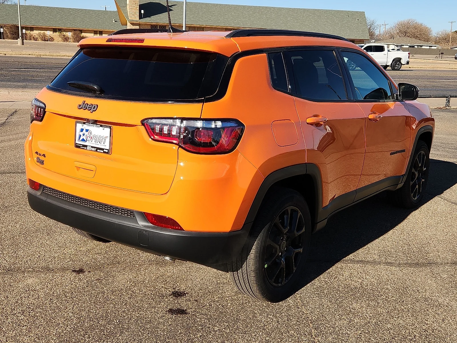 New 2026 Orange Jeep LATITUDE ALTITUDE 4X4 image 4