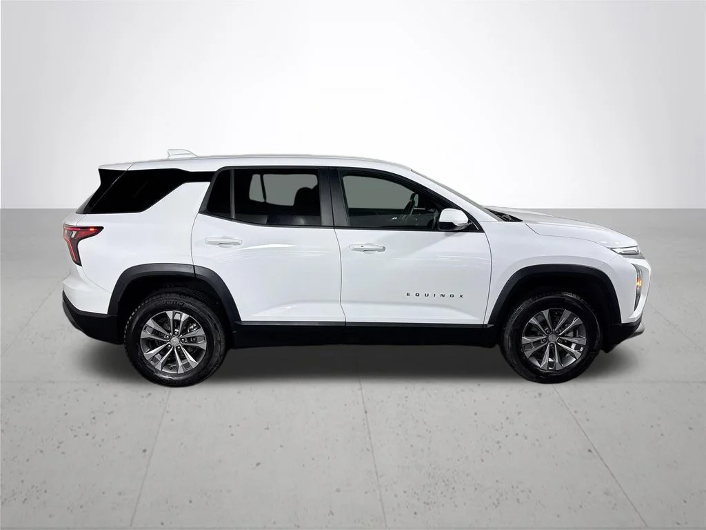 Used 2025 White Chevrolet LT image 5